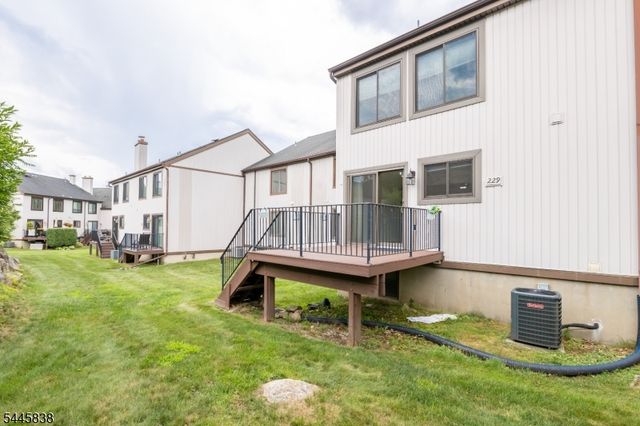 13229 Dell Pl, Stanhope Boro, NJ 07874