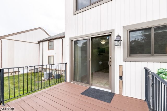 13229 Dell Pl, Stanhope Boro, NJ 07874