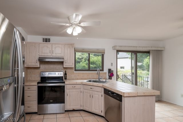 13229 Dell Pl, Stanhope Boro, NJ 07874