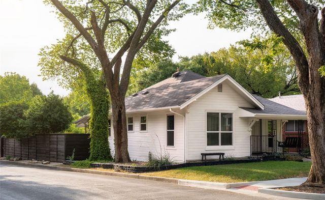 938 N Clinton Avenue, Dallas, TX 75208