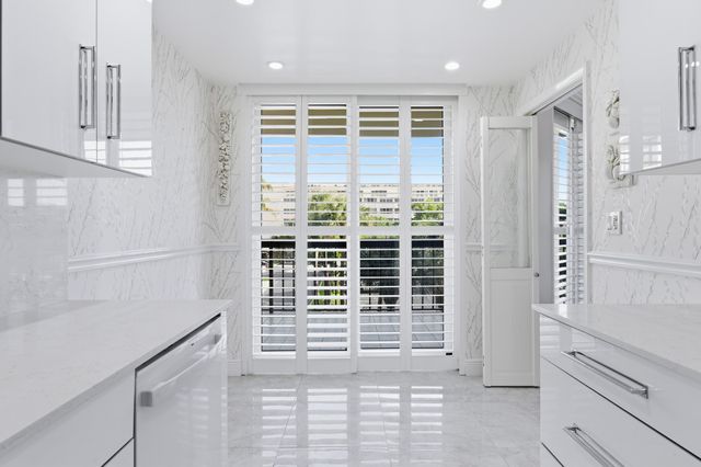 2778 S Ocean Boulevard 206s, Palm Beach, FL 33480