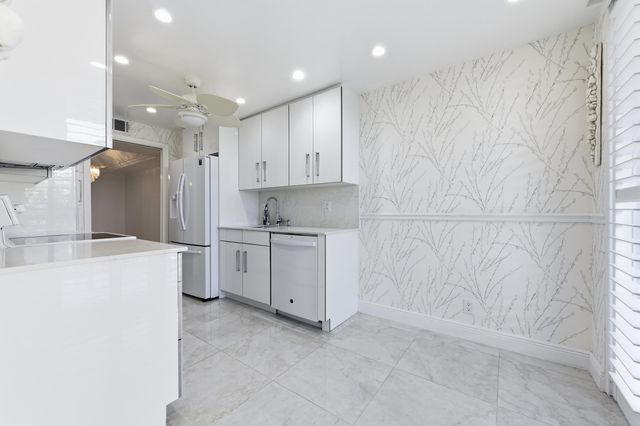 2778 S Ocean Boulevard 206s, Palm Beach, FL 33480