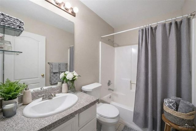 906 E Solar Drive, Mission, TX 78574