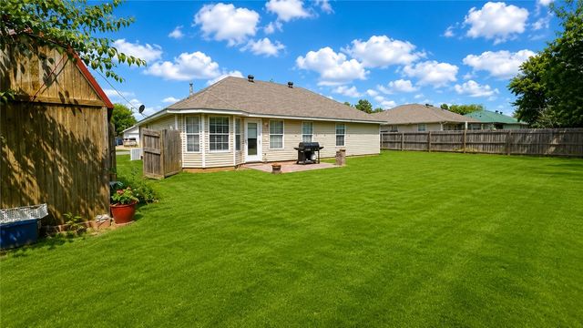 107 Michael Street, Lowell, AR 72745