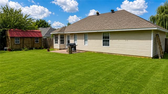 107 Michael Street, Lowell, AR 72745