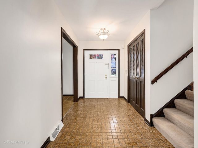 260 Crabapple Drive, Joliet, IL 60435