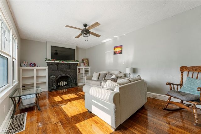 2409 Gilbert Avenue NE, Canton, OH 44705