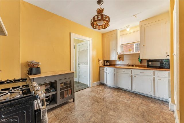 2409 Gilbert Avenue NE, Canton, OH 44705