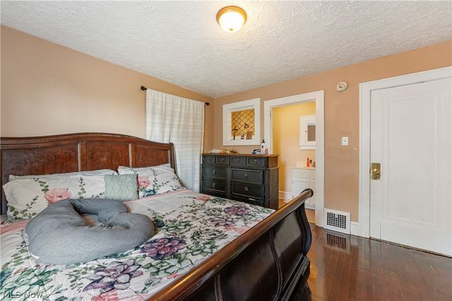 2409 Gilbert Avenue NE, Canton, OH 44705