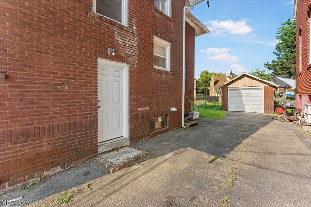 2409 Gilbert Avenue NE, Canton, OH 44705