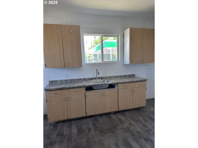 353 Se BASELINE St, Hillsboro, OR 97123