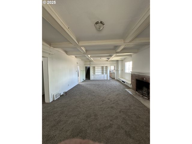 353 Se BASELINE St, Hillsboro, OR 97123