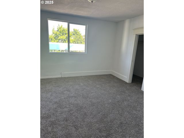 353 Se BASELINE St, Hillsboro, OR 97123