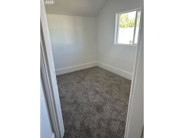 353 Se BASELINE St, Hillsboro, OR 97123