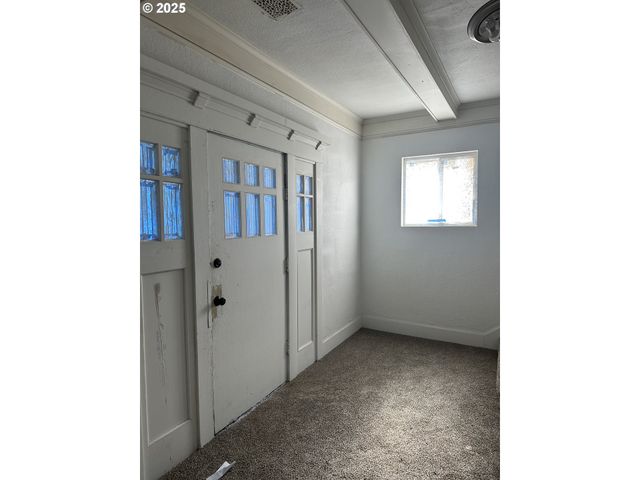 353 Se BASELINE St, Hillsboro, OR 97123