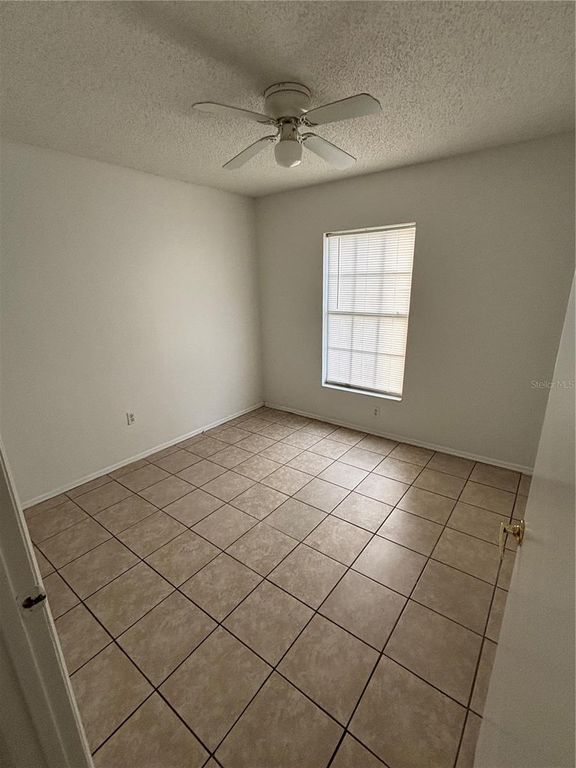 Image 11 of property listing at 13301 FAIRWAY GLEN DRIVE 104, Orlando, FL 32824
