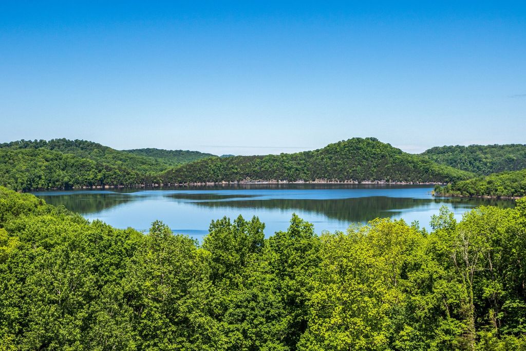 500 Maury Ln, Smithville, TN 37166