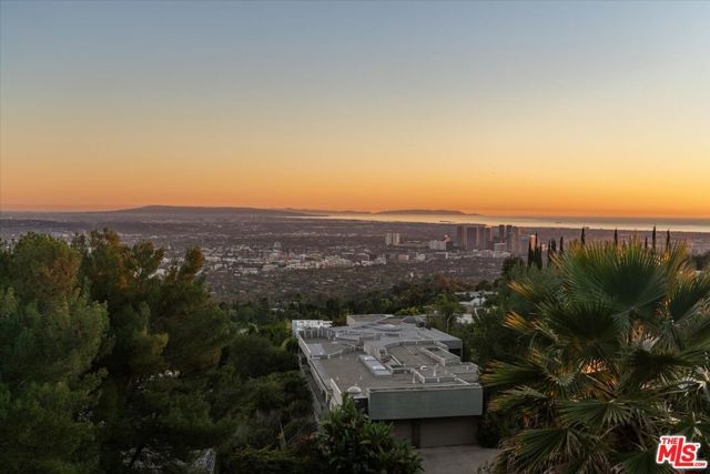 1740 Carla Ridge, Beverly Hills, CA 90210