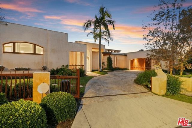 1740 Carla Ridge, Beverly Hills, CA 90210