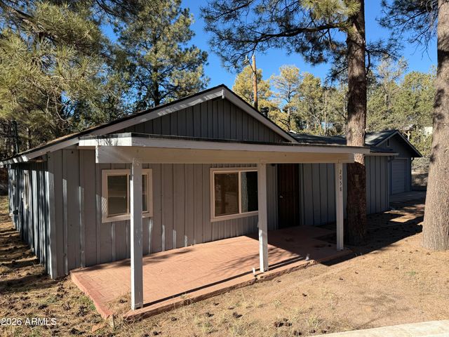 2058 PINEHAVEN Lane, Overgaard, AZ 85933