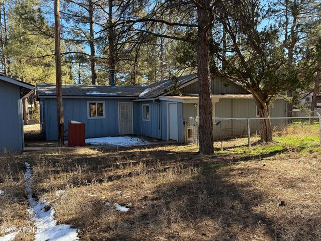 2058 PINEHAVEN Lane, Overgaard, AZ 85933
