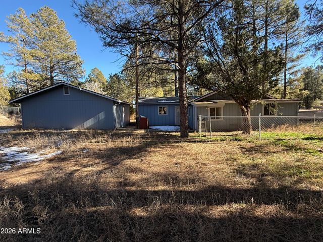 2058 PINEHAVEN Lane, Overgaard, AZ 85933