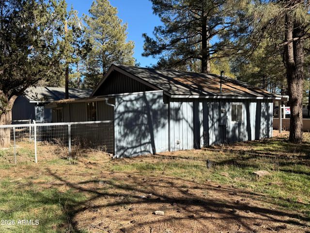 2058 PINEHAVEN Lane, Overgaard, AZ 85933