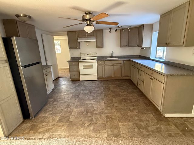 2058 PINEHAVEN Lane, Overgaard, AZ 85933