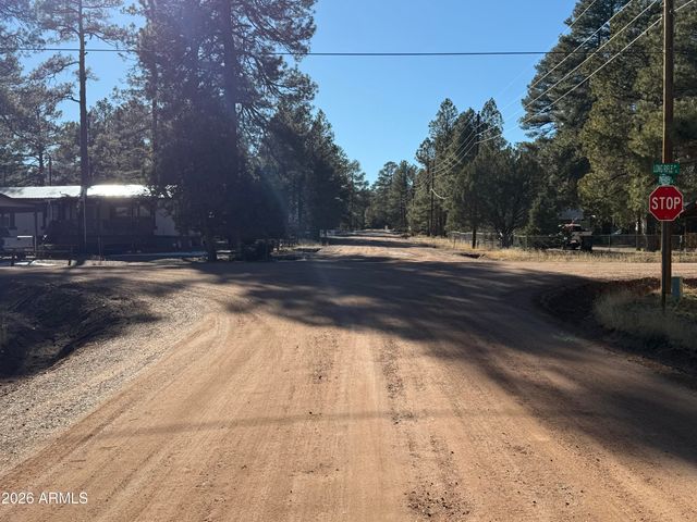 2058 PINEHAVEN Lane, Overgaard, AZ 85933