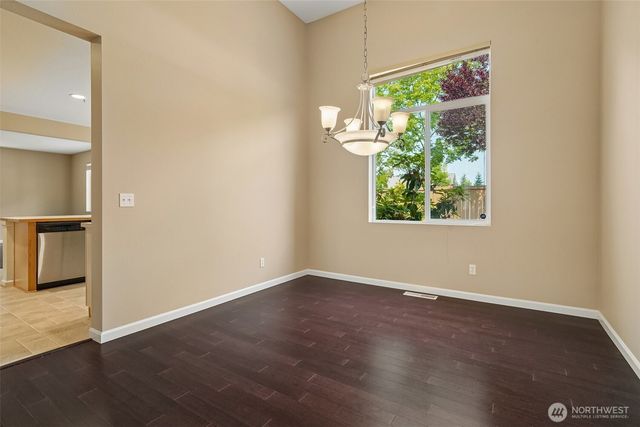 1221 68th Loop SE, Auburn, WA 98902