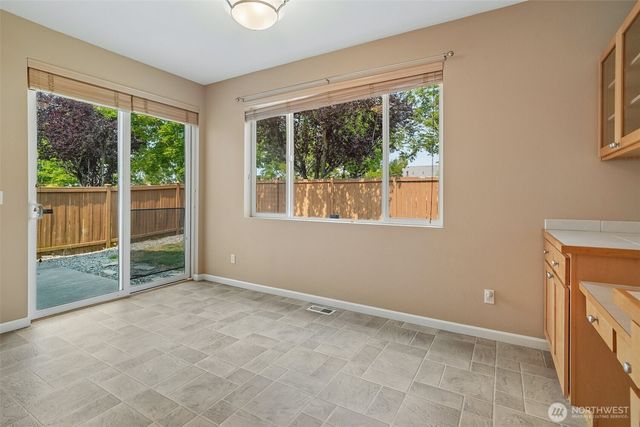 1221 68th Loop SE, Auburn, WA 98902