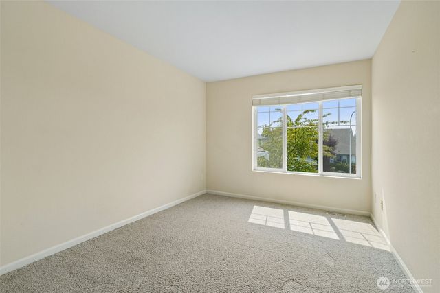 1221 68th Loop SE, Auburn, WA 98902