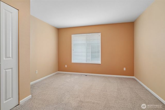 1221 68th Loop SE, Auburn, WA 98902