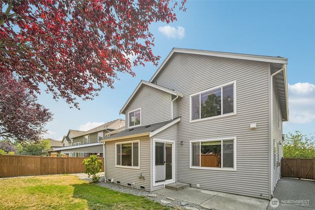 1221 68th Loop SE, Auburn, WA 98902