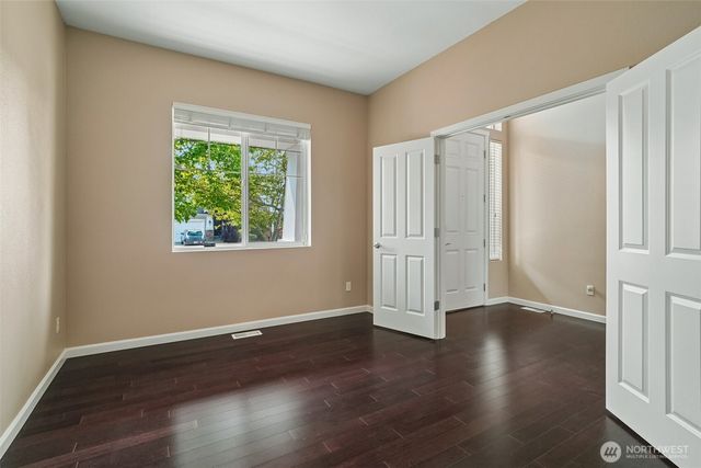 1221 68th Loop SE, Auburn, WA 98902