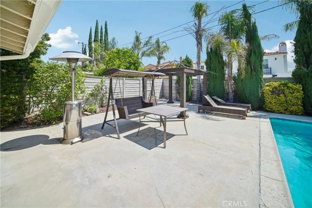 9518 Ruffner Avenue, Northridge, CA 91343