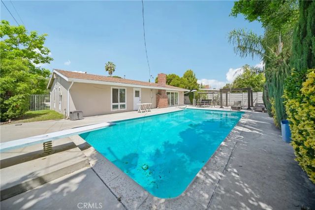9518 Ruffner Avenue, Northridge, CA 91343