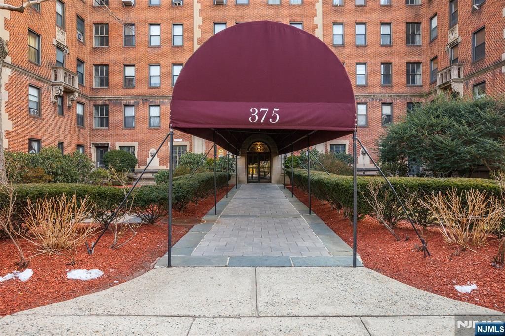 363-377 Mount Prospect 2AW, Newark, NJ 07104