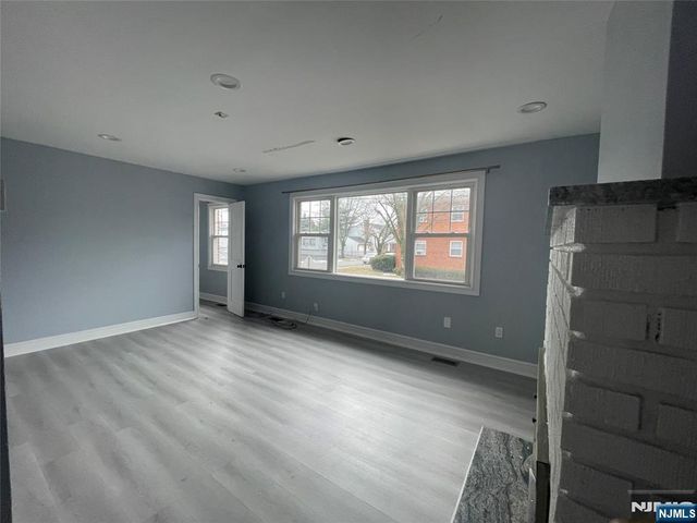 35 Chestnut Street 1F, Wallington, NJ 07057