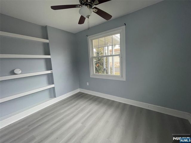 35 Chestnut Street 1F, Wallington, NJ 07057