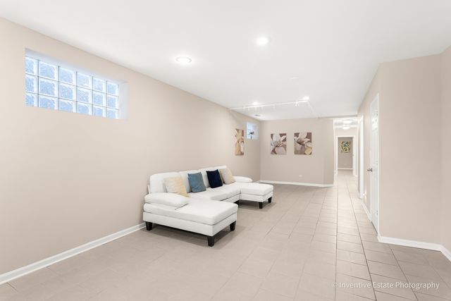 700 W 50th Street, Chicago, IL 60609