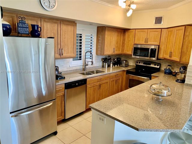 2105 Lavers Cir 501, Delray Beach, FL 33444