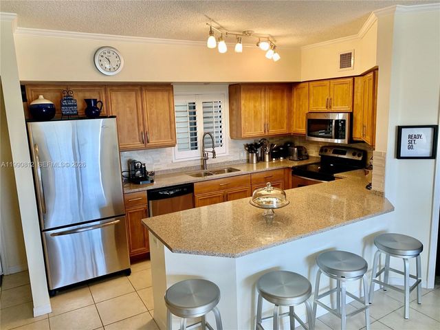 2105 Lavers Cir 501, Delray Beach, FL 33444