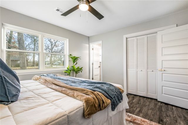 1321 Rolling Oaks Drive, Rogers, AR 72756