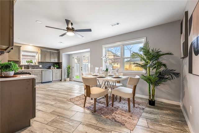 1321 Rolling Oaks Drive, Rogers, AR 72756