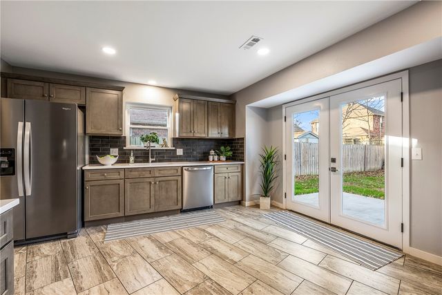 1321 Rolling Oaks Drive, Rogers, AR 72756