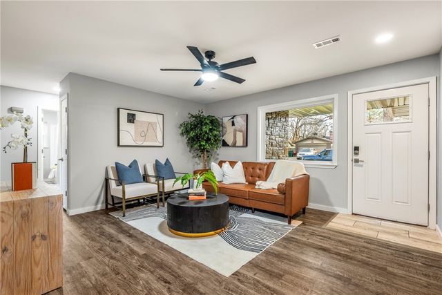 1321 Rolling Oaks Drive, Rogers, AR 72756