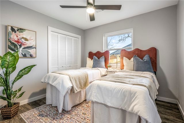 1321 Rolling Oaks Drive, Rogers, AR 72756