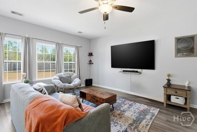 147 Battalion Lane, Hinesville, GA 31313