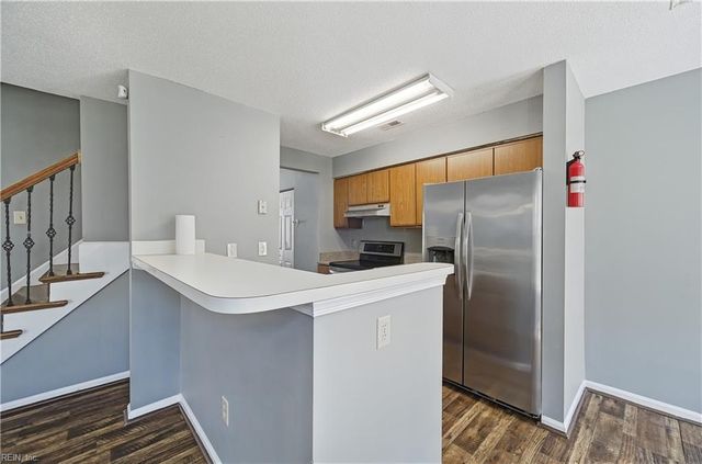 609 McLaw DR, Newport News, VA 23608